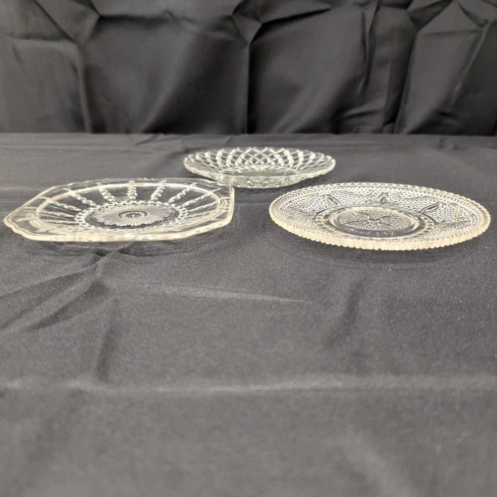 Vintage Clear Pressed Glass Plates Set of 3 Sunburst Diamond Point Floral - Picture 2 of 6